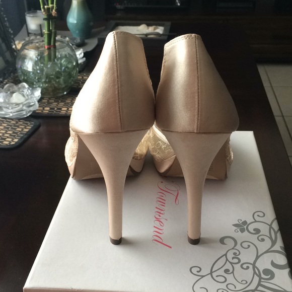 NEED TO GO 🌟 Lulu Townsend #10 - Picture 7 of 8